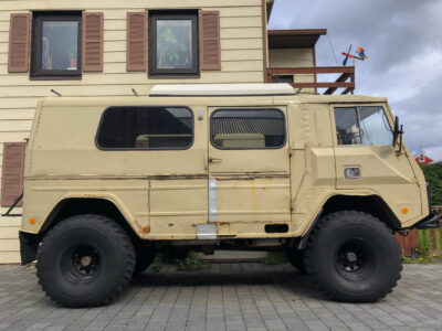 Isafjördur: ein altes Volvo 4x4