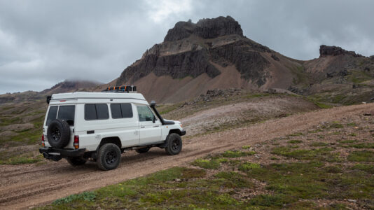 Hannibal in seinem Element: Bakkagerdi Backcountry-Loop-Track