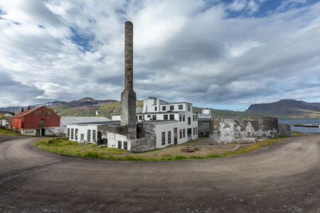 Fischöl-Fabrik in Djupavik