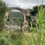 Die römische Brücke Ilerca in der Nähe von Montagut Die römische Brücke Ilerca in der Nähe von Montagut