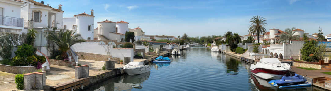 Die Lagunenlandschaft von Empuriabrava. Miami ... wir kommen!