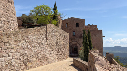 Burg von Cardona: Wehrmauer