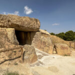 Antequera: Dolmen de Menga Antequera: Dolmen de Menga