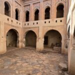 Ait Kine: Besichtigung eines privates Hauses / Sicht im Innenhof Ait Kine: Besichtigung eines privates Hauses / Sicht im Innenhof