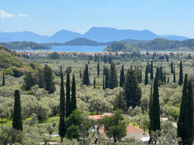 Lefkada: Desimi (von den Bergen sieht die Sicht um Desimi einfach magisch aus)