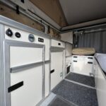 Innenansicht: Stauram, Lavabo, Gasherd, Külschrank