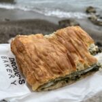 Ein Stuck Spanakopita, unser Lieblingsessen für Zwischendurch Ein Stuck Spanakopita, unser Lieblingsessen für Zwischendurch