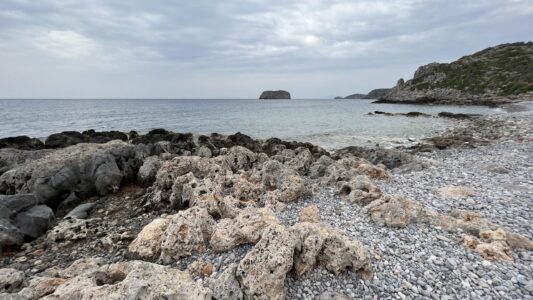 Kurz vor Monemvasia: unser Stellplatz am Meer