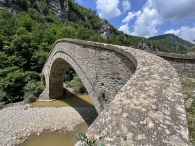 Pindos Gebirge: Die Misiou Brücke