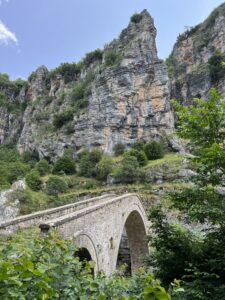 Pindos Gebirge: Die Misiou Brücke