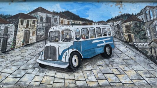 Ano Chora: Huldigung einer ausser Betrieb gesetzte Buslinie
