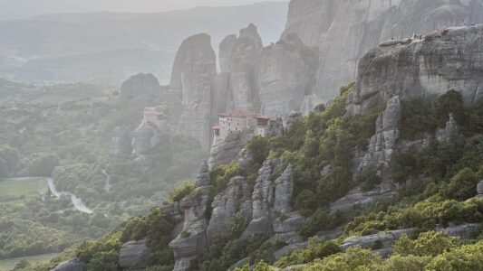 Meteora: Kloster Roussanou im Morgendunst