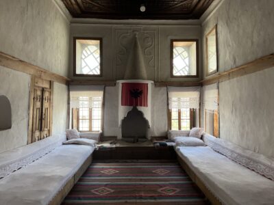 Gjirokaster: Skenduli House