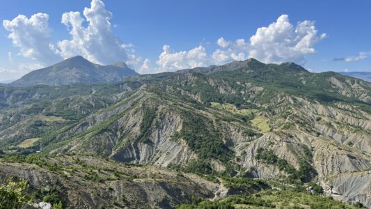 Nationalpark Bredh Hotovë: schöne von der Erosion geformte Berge
