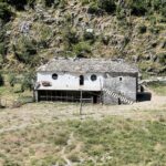 Theth-Rundkurs: Verlassener Bauernhof Theth-Rundkurs: Verlassener Bauernhof