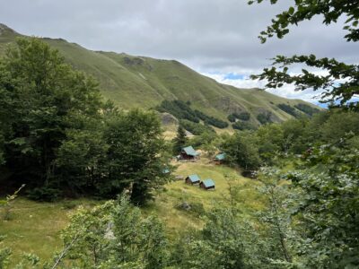 Eko Katun Koljievka: die Touristen-Hütten