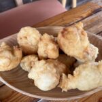 Eko Katun Koljievka: deftiges Frühstück / frittierte Teigtaschen "Priganice" Eko Katun Koljievka: deftiges Frühstück / frittierte Teigtaschen "Priganice"