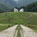 Tjentiste: Monument zur Schlacht an der Sutjeska Tjentiste: Monument zur Schlacht an der Sutjeska