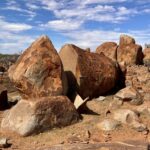 Ullawarra road zwischen Mt. Augustus und Kennedy Range NP: bizzarre Steinformationen Ullawarra road zwischen Mt. Augustus und Kennedy Range NP: bizzarre Steinformationen