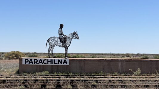 Parachilna
