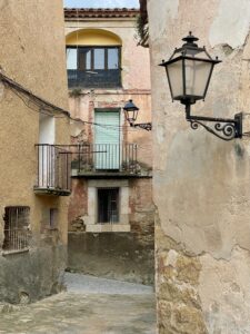 In den Gassen von Àger