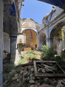 Die Ruinen der Kirche von Chiriveta