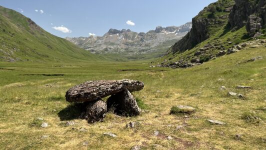 Valle de Hécho: Wanderung zu den Aguas Tuertas (Dolmen)