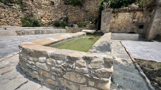 Llimiana, Waschplatz