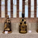 Sanctuario de Torreciudad: Galerie mit Bildern der Jungfrau