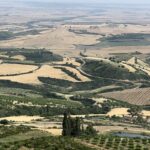 Sich aus dem CAstillo de Loarre aus die darunterliegende Landschaft Sich aus dem CAstillo de Loarre aus die darunterliegende Landschaft