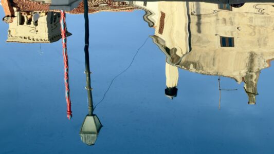 Spiegelungen im Hafen von Cres