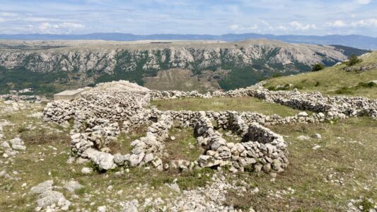 Insel Krk: Mrgari Na Lipici (alte Schafsgehege)